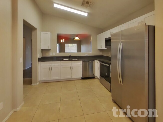 Foto del edificio - 79 E Lupine Pl