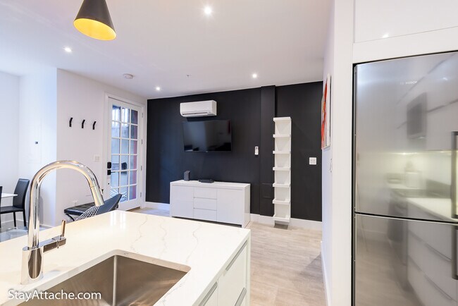 Foto del edificio - 1804 S St NW Unit 1