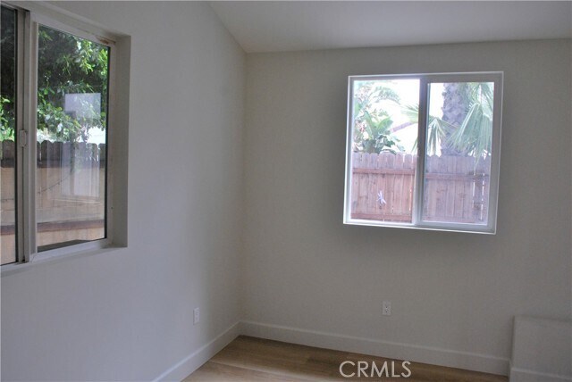 Foto del edificio - 7053 Corbin Ave