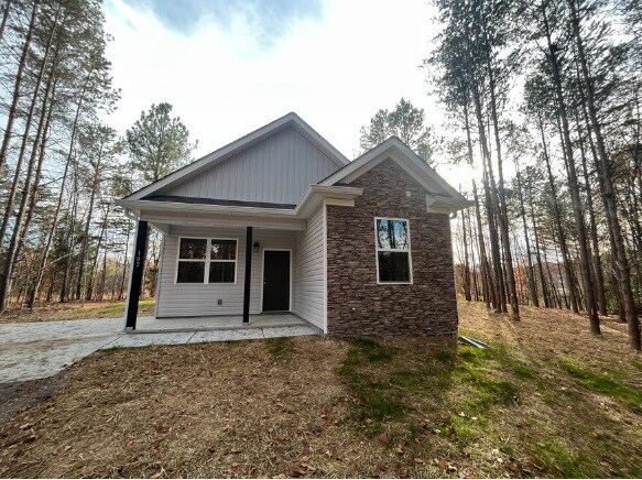 Foto del edificio - 102 Hogan Hts Dr