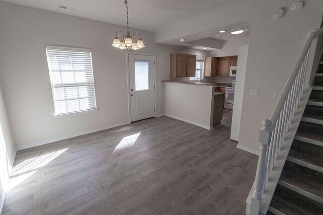 Foto del edificio - 5000 Derby Ridge Dr