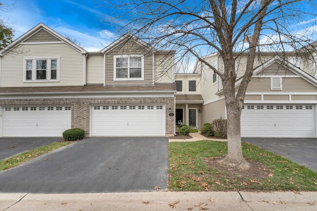 Building Photo - Spacious 2-Bedroom Townhome in St. Charles...