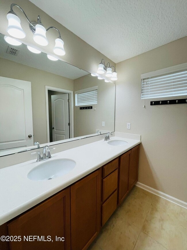 Building Photo - 3705 Old Hickory Ln