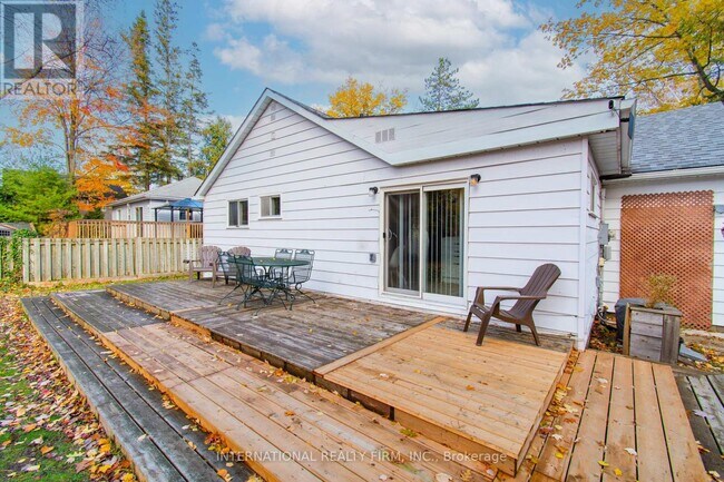 Photo du bâtiment - 98 33rd St N