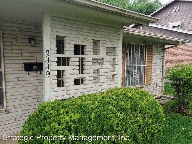 Foto del edificio - 2 br, 1 bath House - 2449 Hiawatha