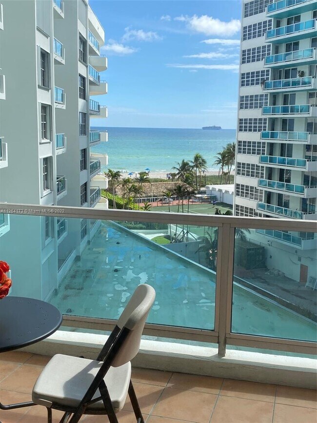 Building Photo - 5151 Collins Ave