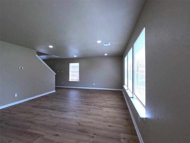 Foto del edificio - 17107 Westminster Village Ct