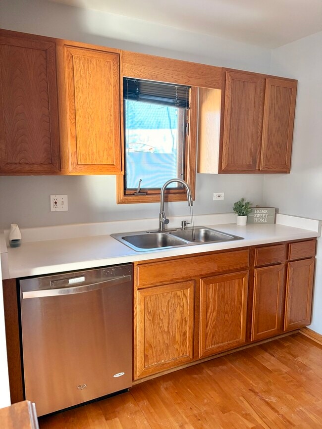 Building Photo - 10956 S 76th Ave