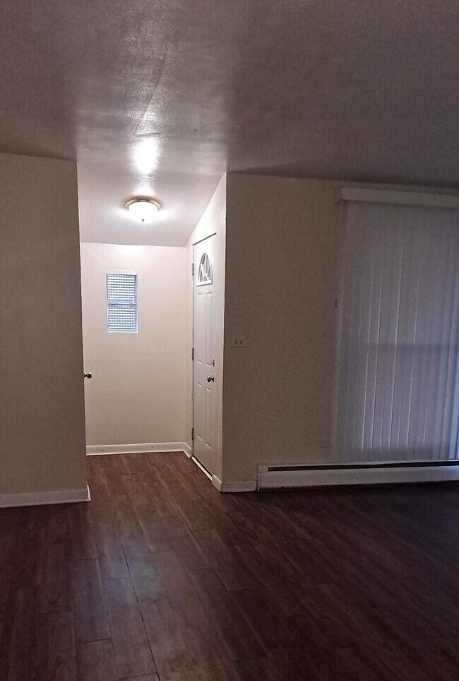 Foto del edificio - 2139 Western Ave