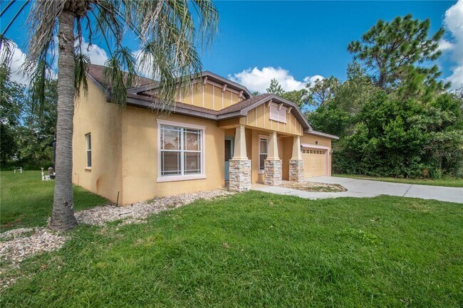 Building Photo - 14211 Spring Hill Dr