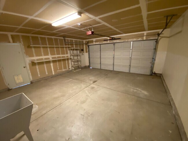 Foto del edificio - Charming 3 Bed, 2 Bath in NW available now!