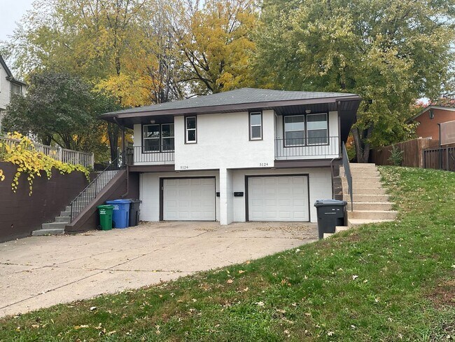 Foto del edificio - 5124-5126 46th Ave S