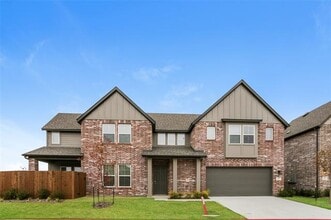 Building Photo - 321 Lincoln Cir