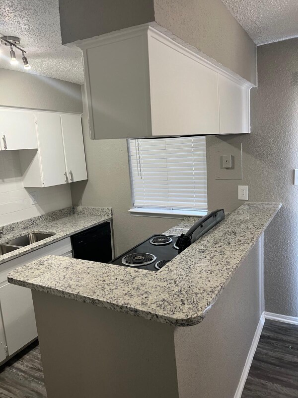 Foto del edificio - 3203 W Walnut Hill Ln