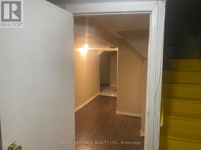 Building Photo - 8 Ryecliffe Ct