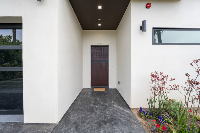 Building Photo - 4141 Marcasel Ave