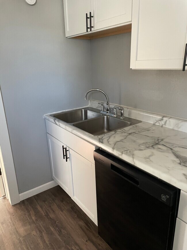 Foto del edificio - 706 E Saint Germain St