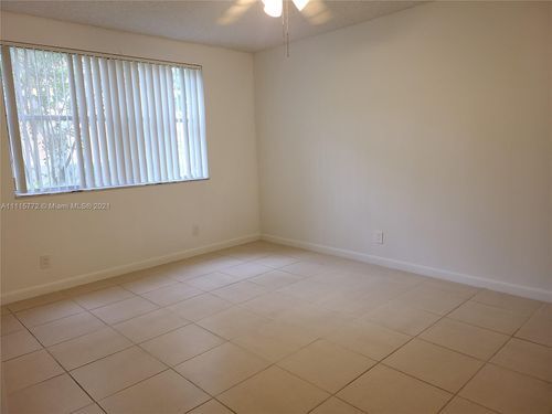 Building Photo - 8977 Wiles Rd