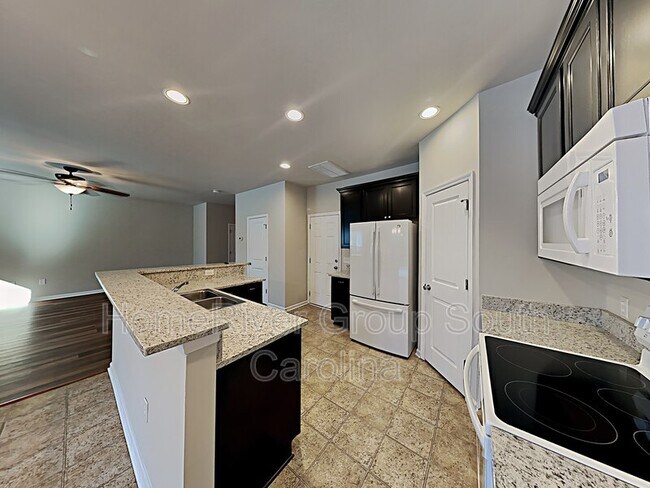 Foto del edificio - 440 Delmont Dr