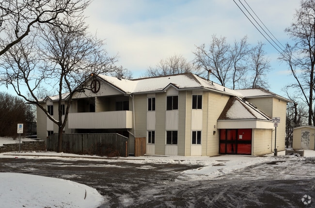 Building Photo - Tecumseh Place