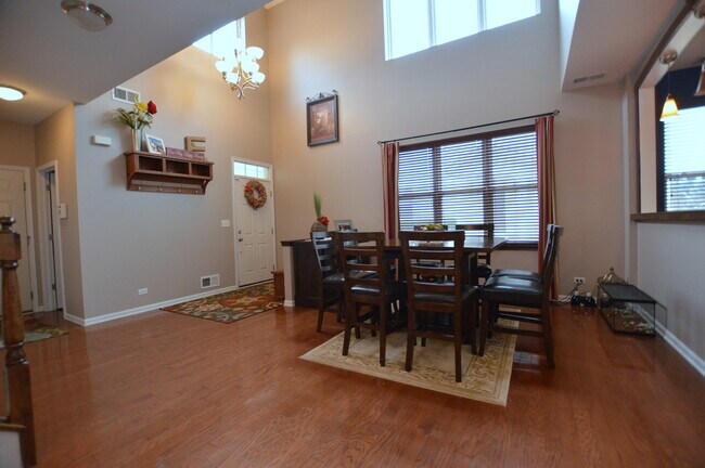 Building Photo - 368 Chesapeake Ln