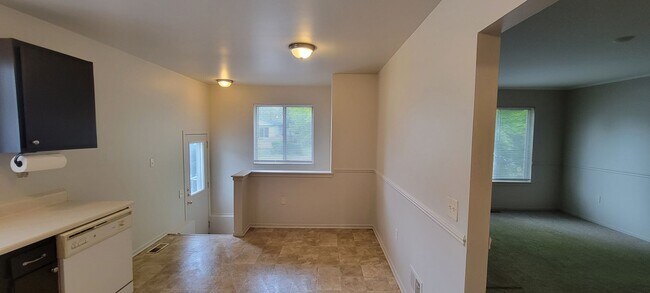 Foto del edificio - Move In Ready Home In Clinton Township