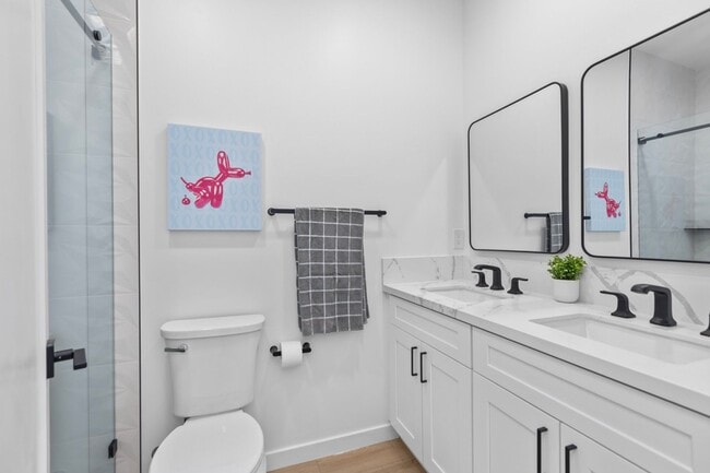 Foto del edificio - 6413 Richard St