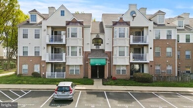Building Photo - 8951 Town Center Cir
