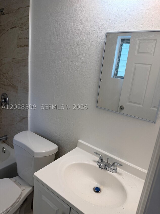 Foto del edificio - 220 NW 16th St