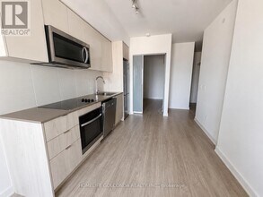 Building Photo - 100 Dalhousie St