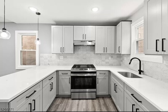 Foto del edificio - 654 S 12th St