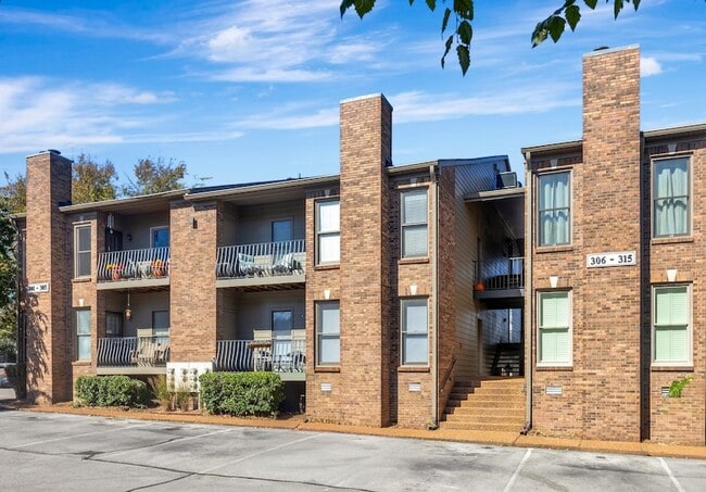 Foto del edificio - 312 Sloan Rd