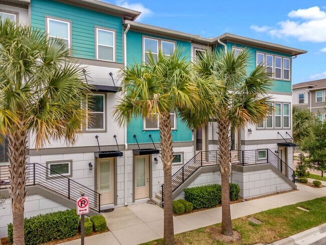 Building Photo - 13555 Heaney Ave
