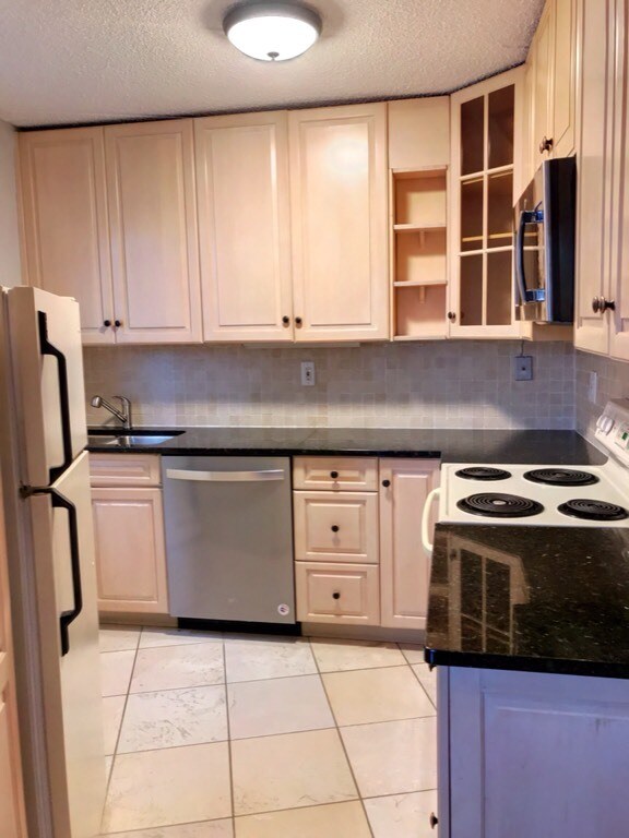 560 Halstead Ave Unit third, Harrison, NY 10528 Condo for Rent in