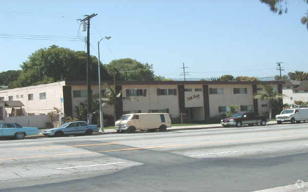 Primary Photo - Villa Lomita Apartments
