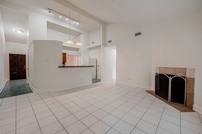 Foto del edificio - 3906 Quiet Pl Dr