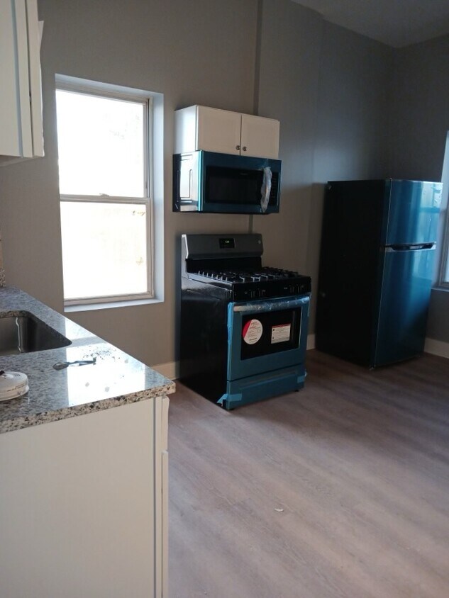 Foto principal - 2286 S Blue Island Ave