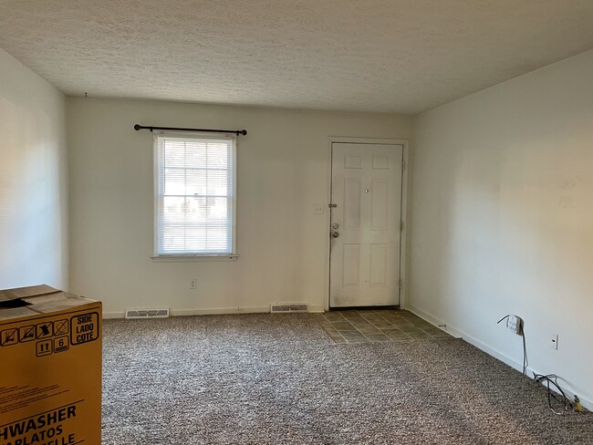 Building Photo - 139 Deer Creek Dr