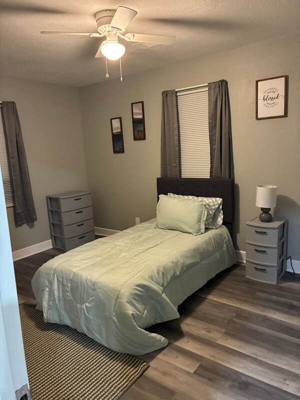 Foto principal - 706 E Tinsley St