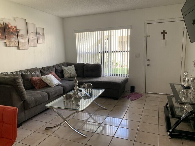 Foto del edificio - 15324 SW 72nd St