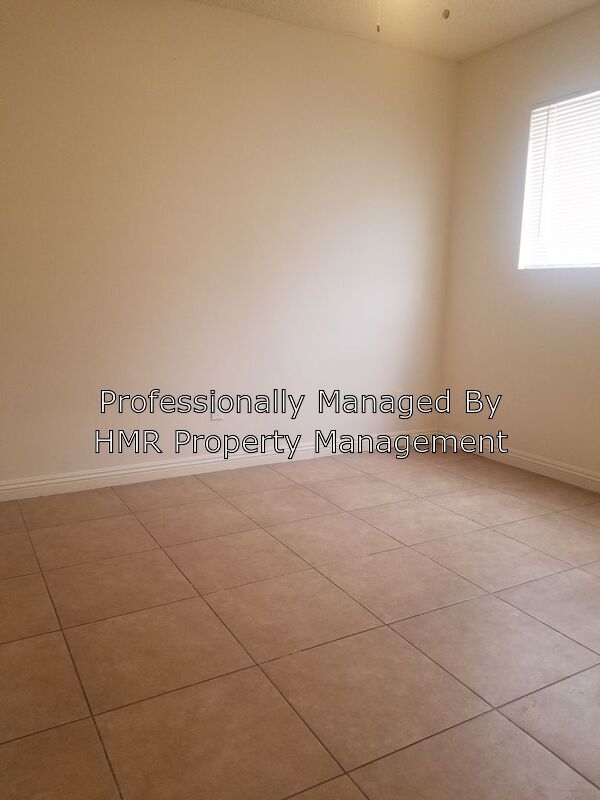 Foto del edificio - 1265 W 4th St