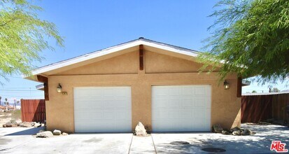 Building Photo - 6587 Oasis Ave