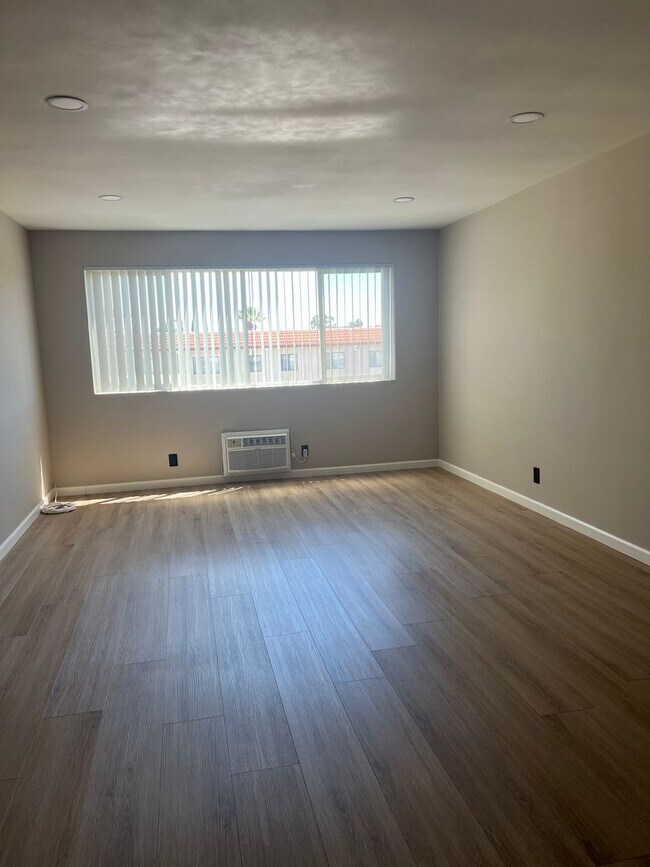 Foto del edificio - 1 Month Free! Modern 1-Bedroom Apartment i...