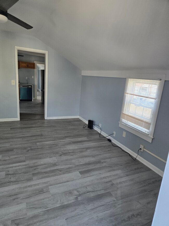 Building Photo - BEAUTIFULLY RENOVATED 2 BEDROOMS WITH BALCONY