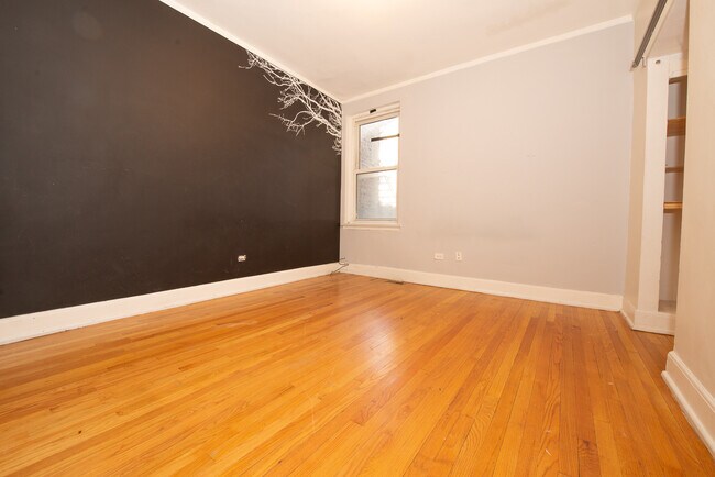 Foto del edificio - 2767 N Milwaukee Ave