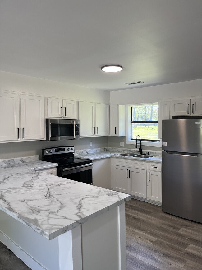 Building Photo - 971 Shannon Dr