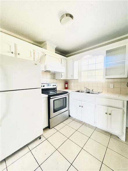 Building Photo - 18024 Sago Palm Dr