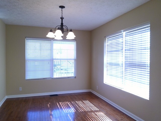 Foto del edificio - 2316 Hayward Ln