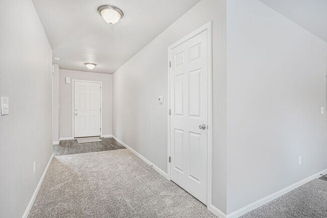 Foto del edificio - 3300 Hill Hollow Ln