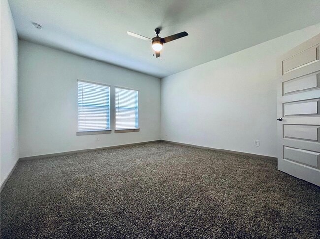 Foto del edificio - 3322 Silverton Dr